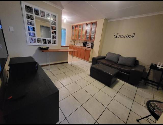 2 BEDROOM TOWNHOUSE FOR SALE IN LORRAINE